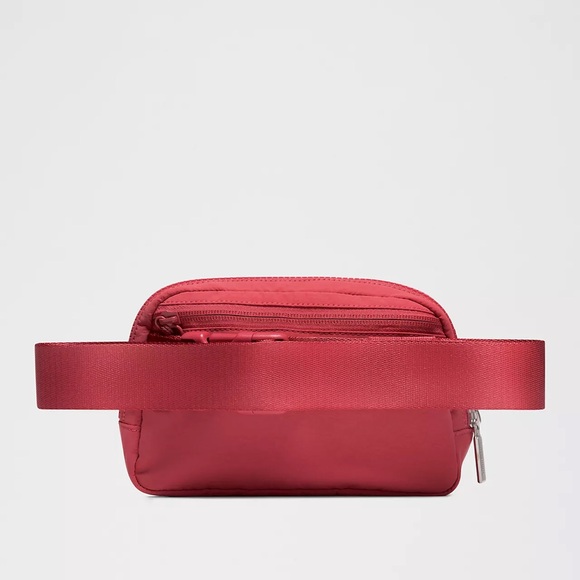 Lululemon Everywhere Belt Bag 1L • Desert Red • NWT - Picture 3 of 6